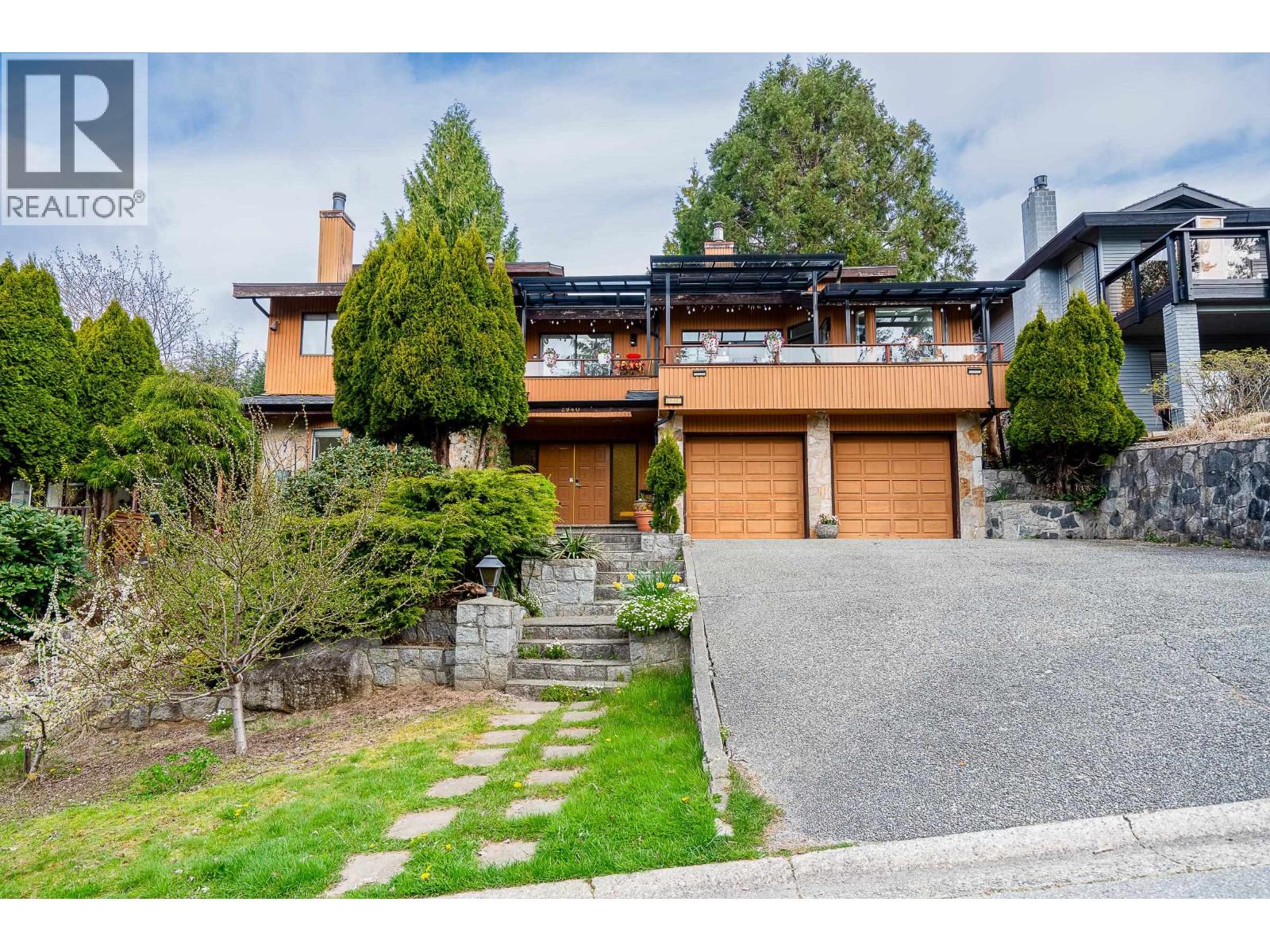 2940 Dresden Way, North Vancouver, British Columbia  V7H 1P6 - Photo 1 - R3057890
