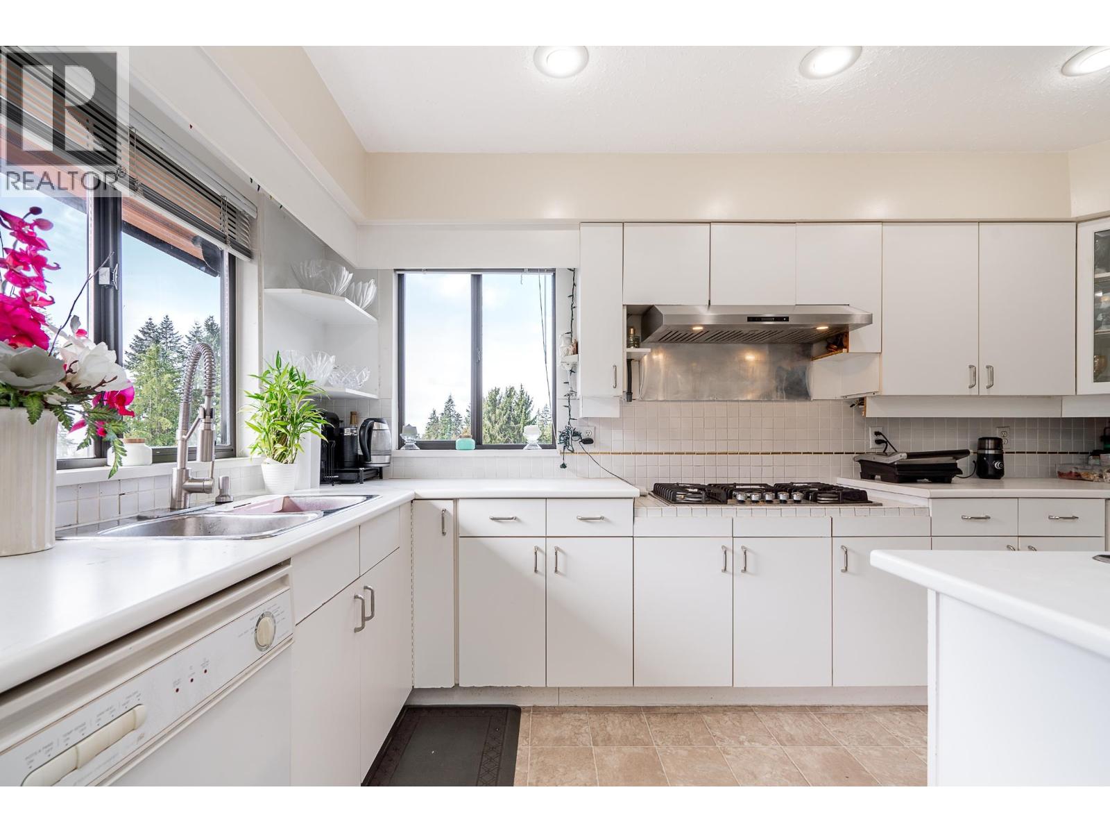 2940 Dresden Way, North Vancouver, British Columbia  V7H 1P6 - Photo 10 - R3057890