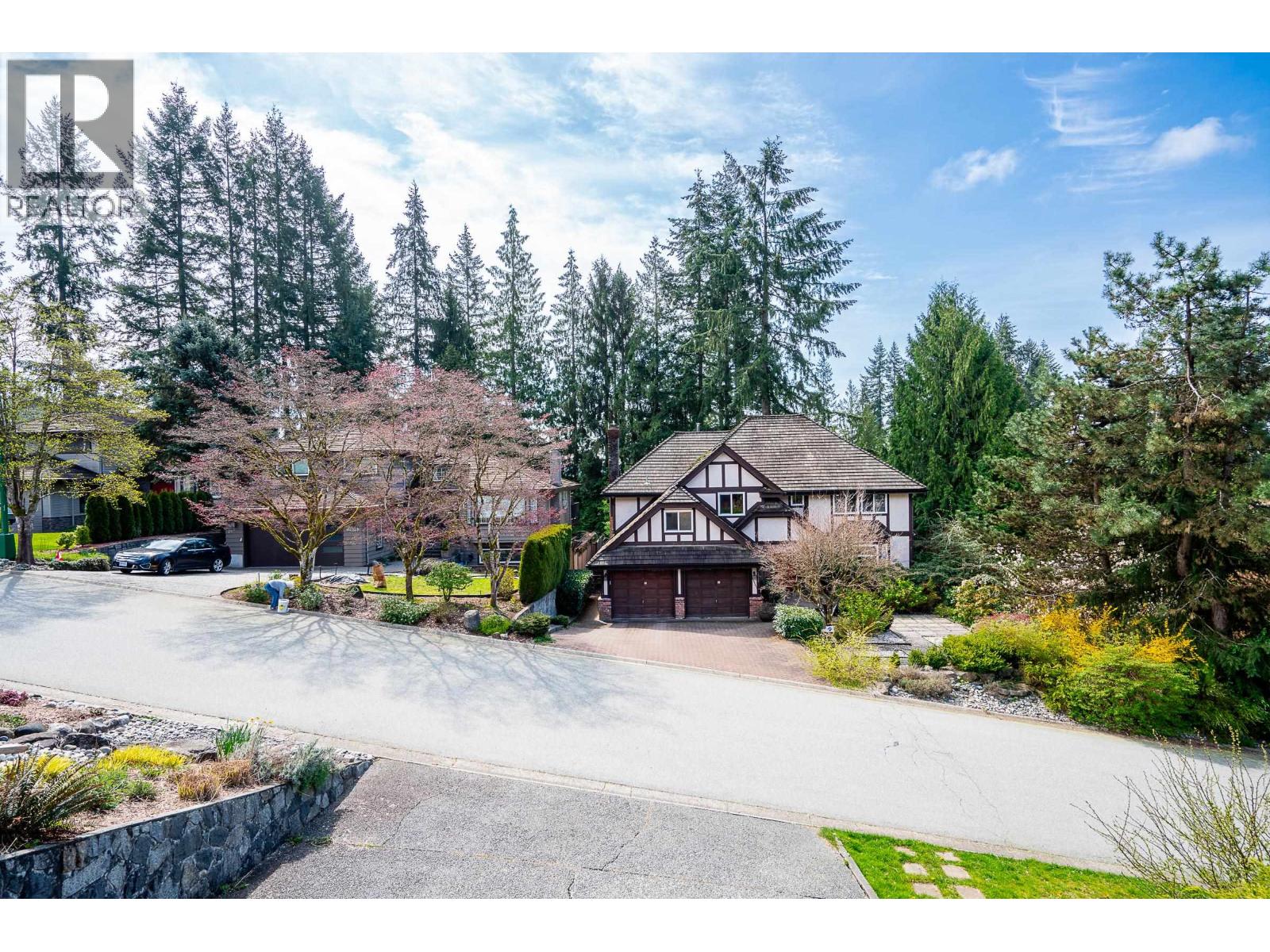 2940 Dresden Way, North Vancouver, British Columbia  V7H 1P6 - Photo 3 - R3057890