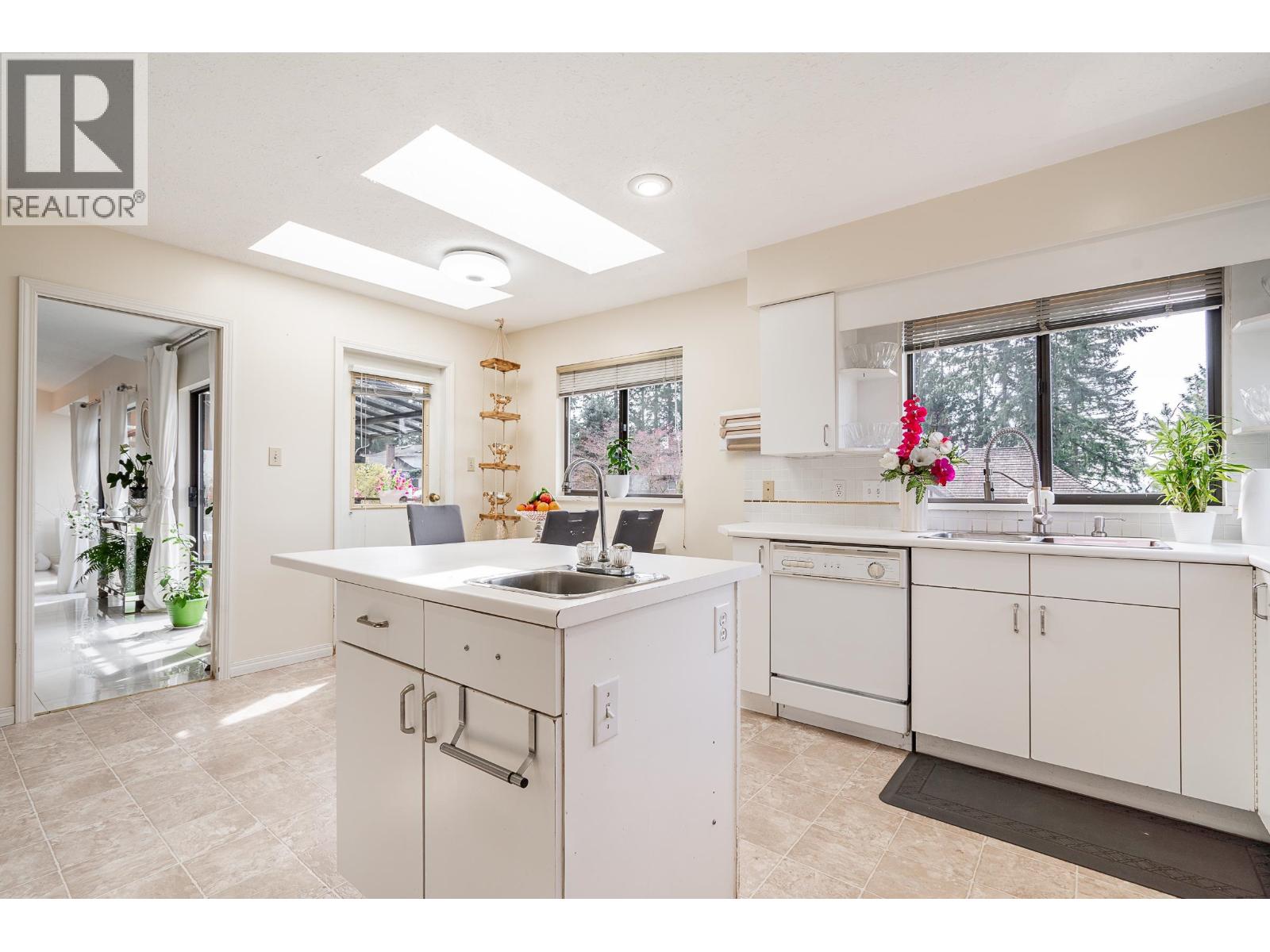 2940 Dresden Way, North Vancouver, British Columbia  V7H 1P6 - Photo 11 - R3057890