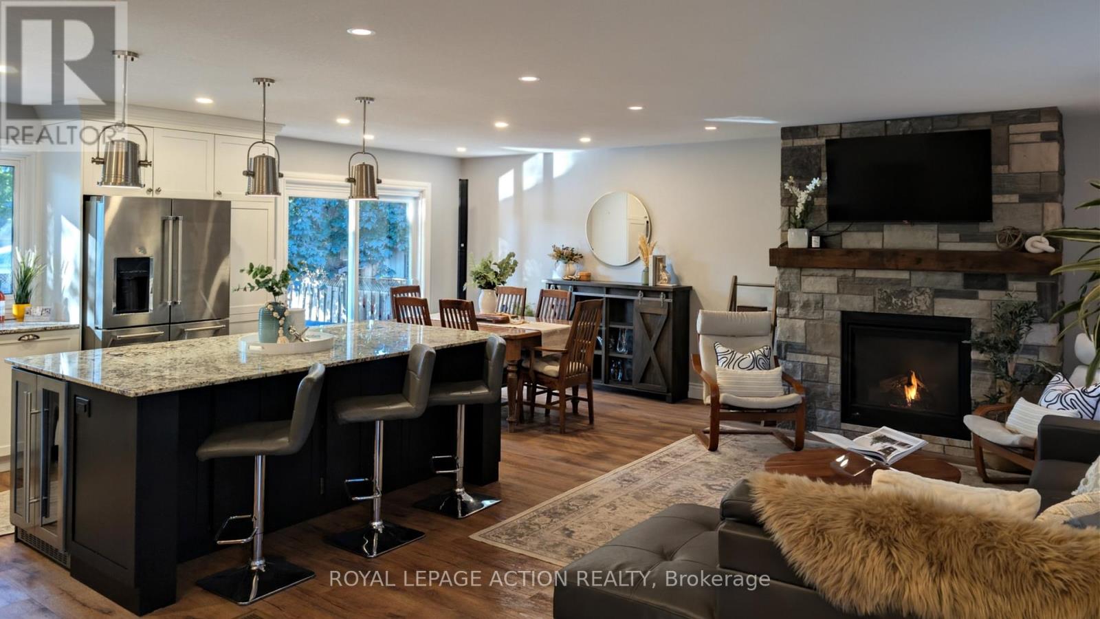 14 Meadow Road, Brantford, Ontario  N3R 3L1 - Photo 13 - X12460573