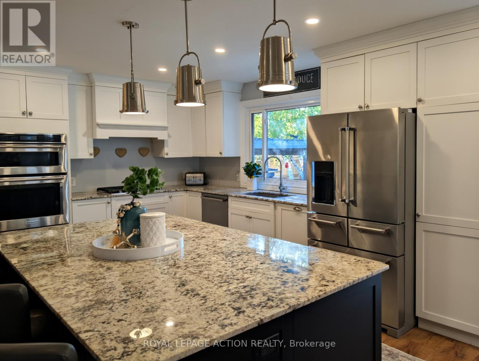 14 Meadow Road, Brantford, Ontario  N3R 3L1 - Photo 15 - X12460573