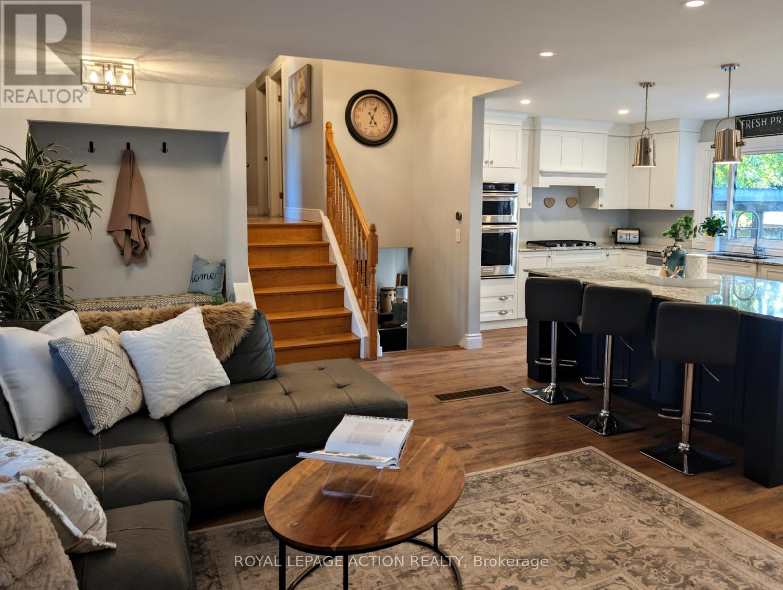 14 Meadow Road, Brantford, Ontario  N3R 3L1 - Photo 17 - X12460573