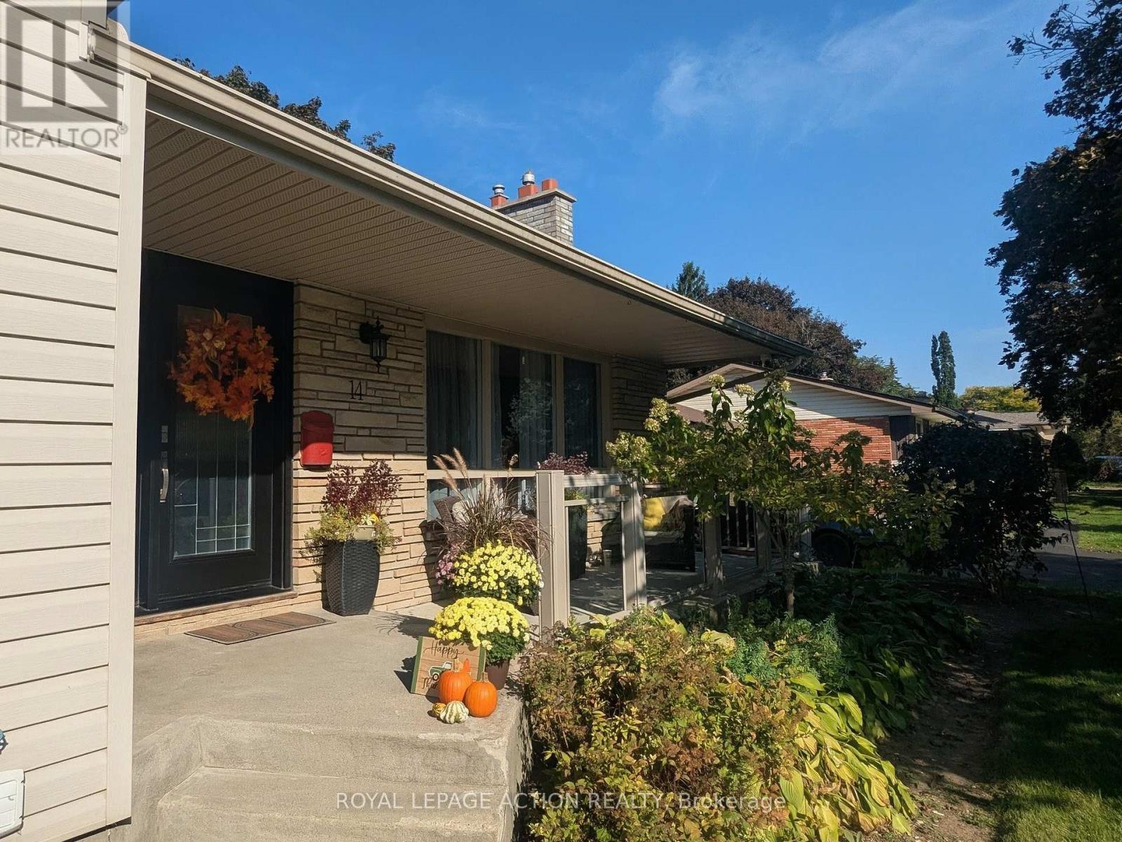 14 Meadow Road, Brantford, Ontario  N3R 3L1 - Photo 23 - X12460573