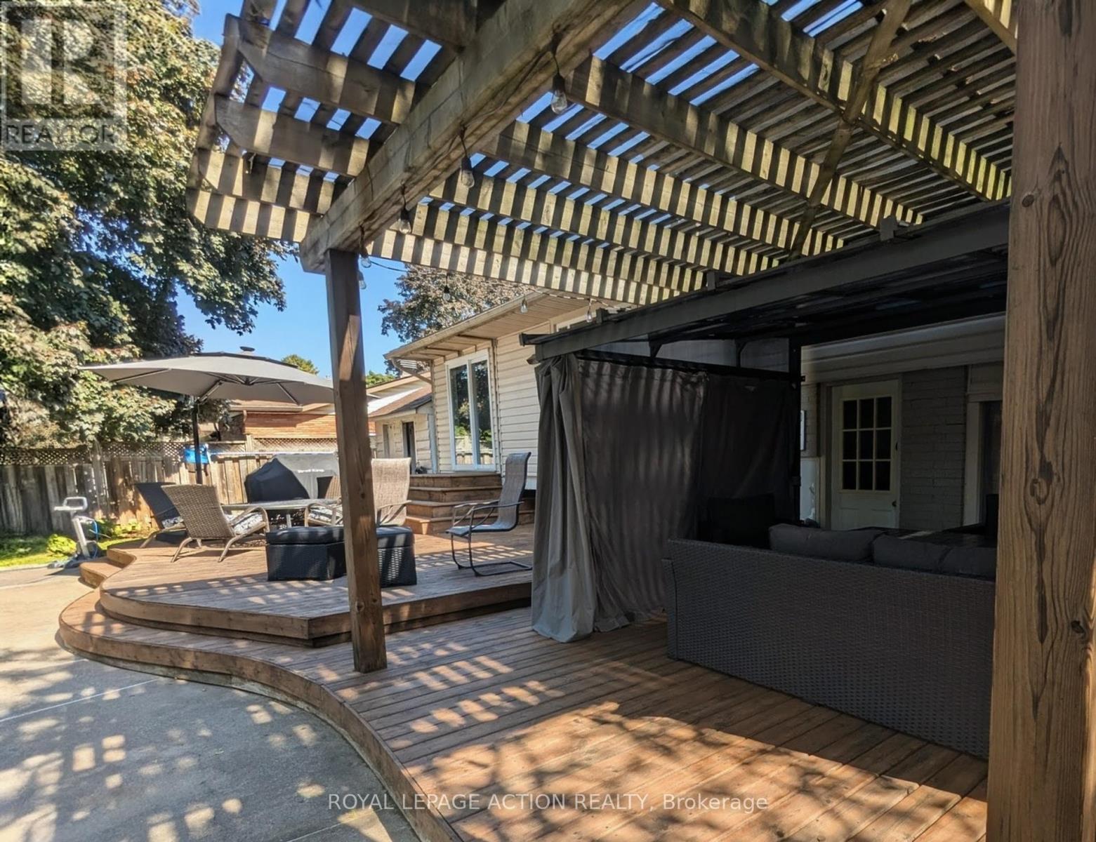 14 Meadow Road, Brantford, Ontario  N3R 3L1 - Photo 28 - X12460573