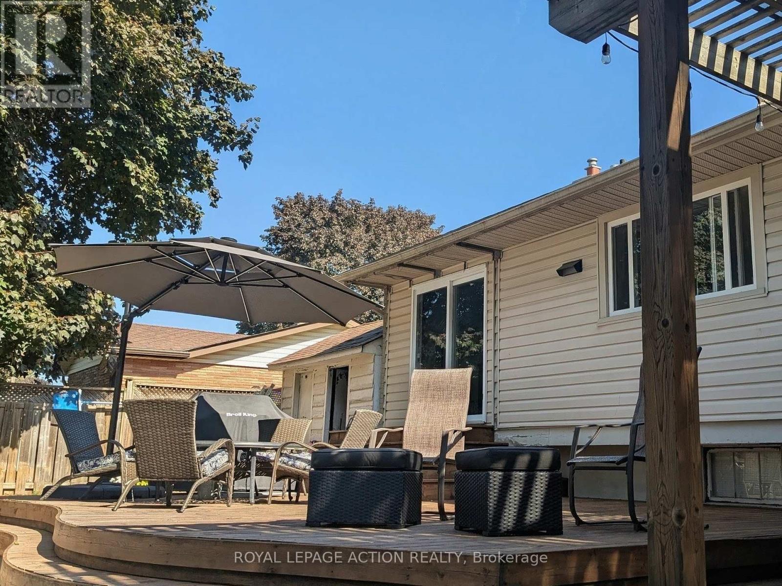 14 Meadow Road, Brantford, Ontario  N3R 3L1 - Photo 29 - X12460573