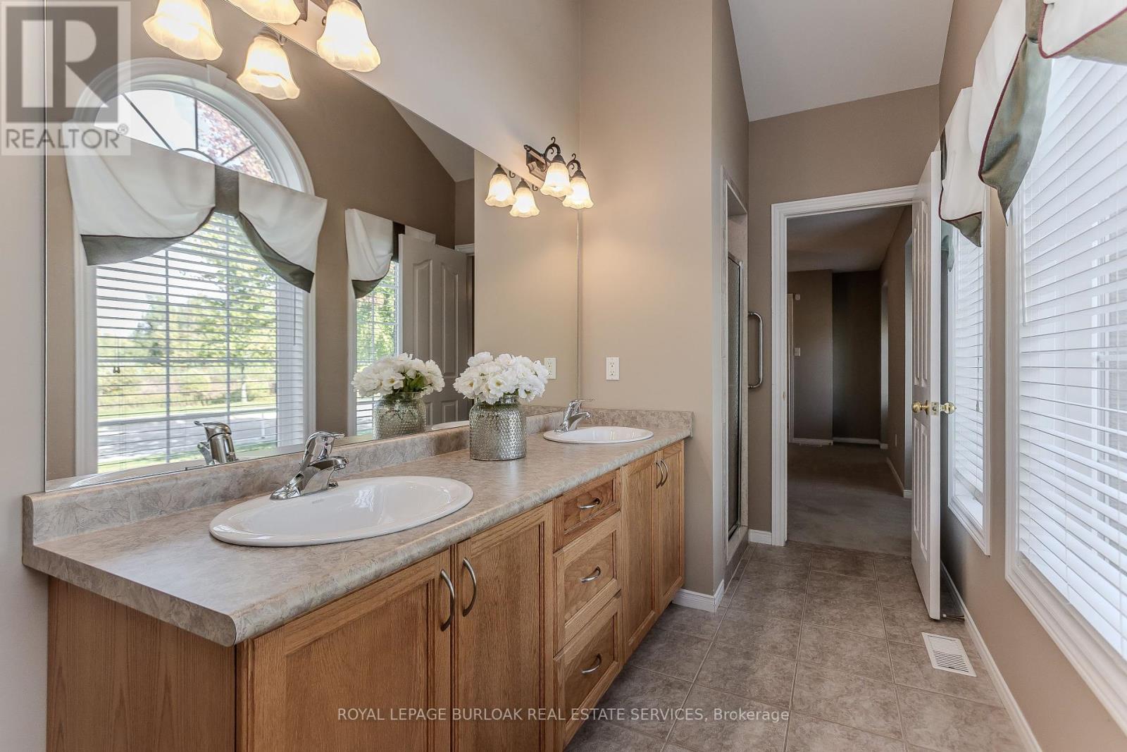 3 Diiorio Circle, Hamilton, Ontario  L9K 1S9 - Photo 19 - X12460632