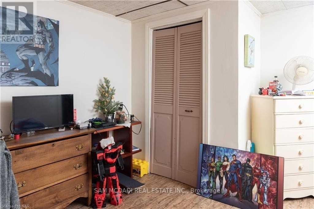 Lower - 7003 Ann Street, Niagara Falls, Ontario  L2G 3C8 - Photo 12 - X12460637