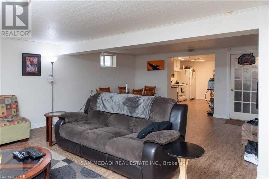 Lower - 7003 Ann Street, Niagara Falls, Ontario  L2G 3C8 - Photo 3 - X12460637