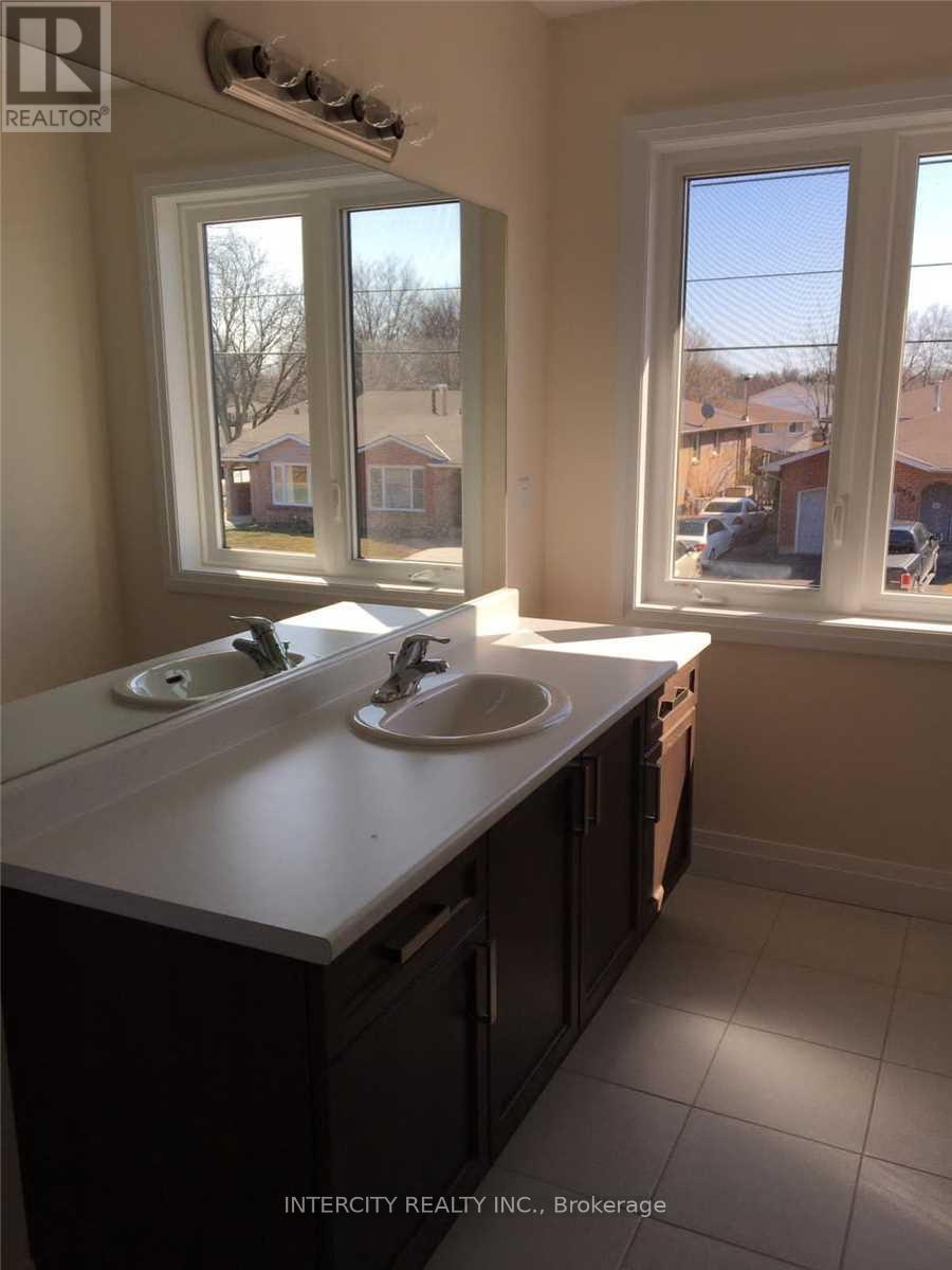 6679 Cropp Street, Niagara Falls, Ontario  L2E 0B7 - Photo 10 - X12460641