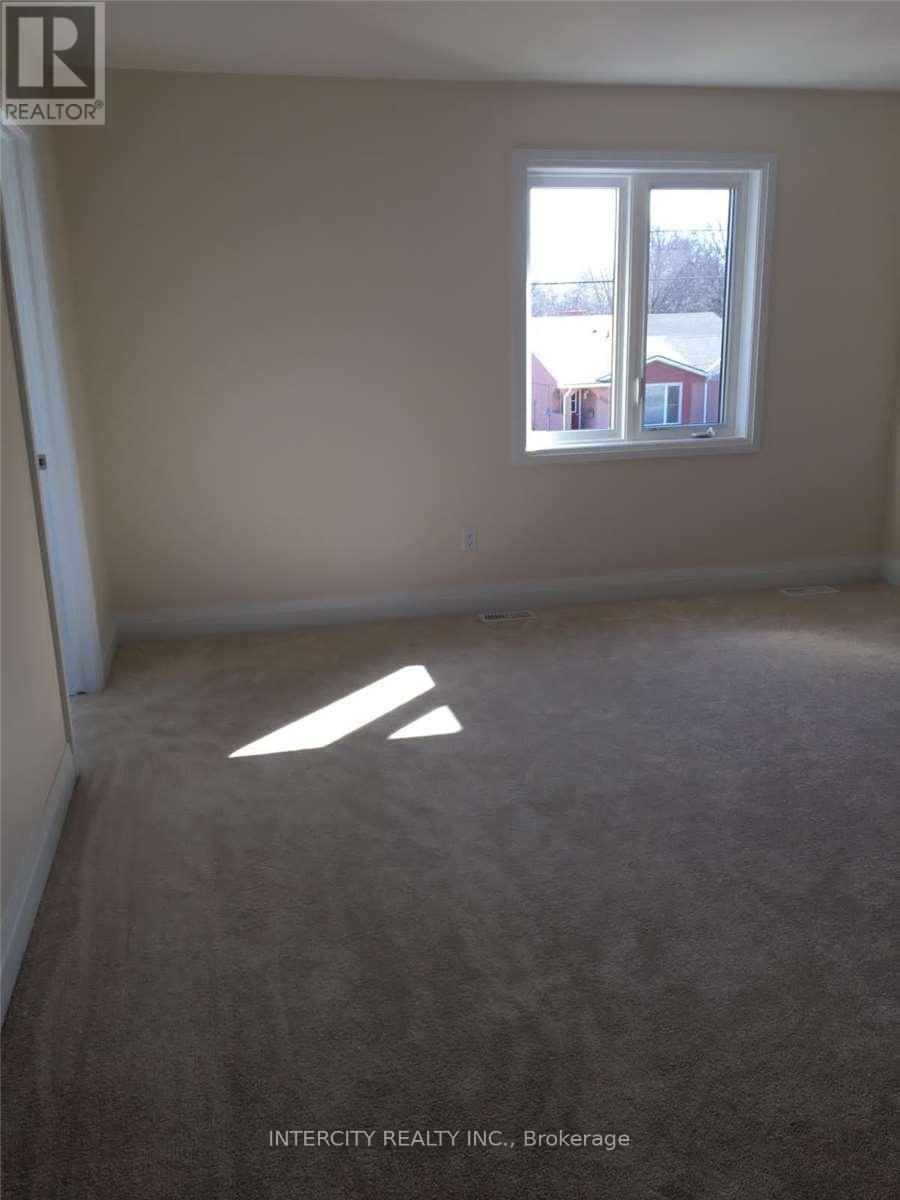 6679 Cropp Street, Niagara Falls, Ontario  L2E 0B7 - Photo 11 - X12460641