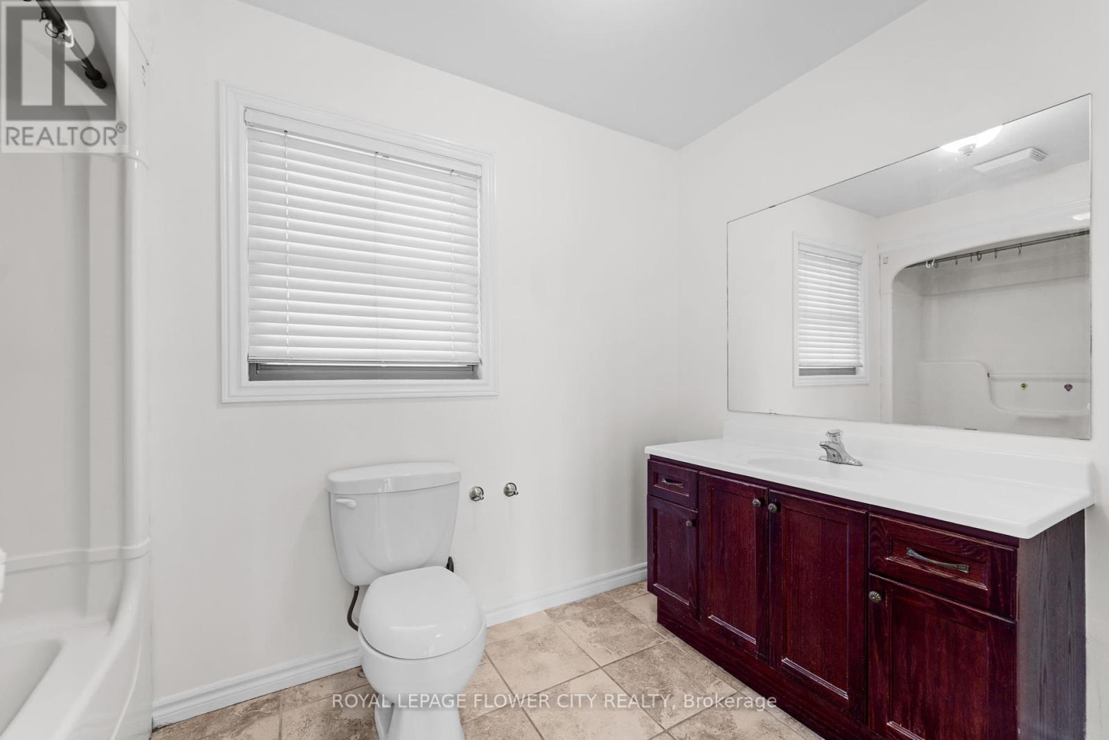 76 Rochelle Crescent N, Fort Erie, Ontario  L0S 1N0 - Photo 34 - X12460646