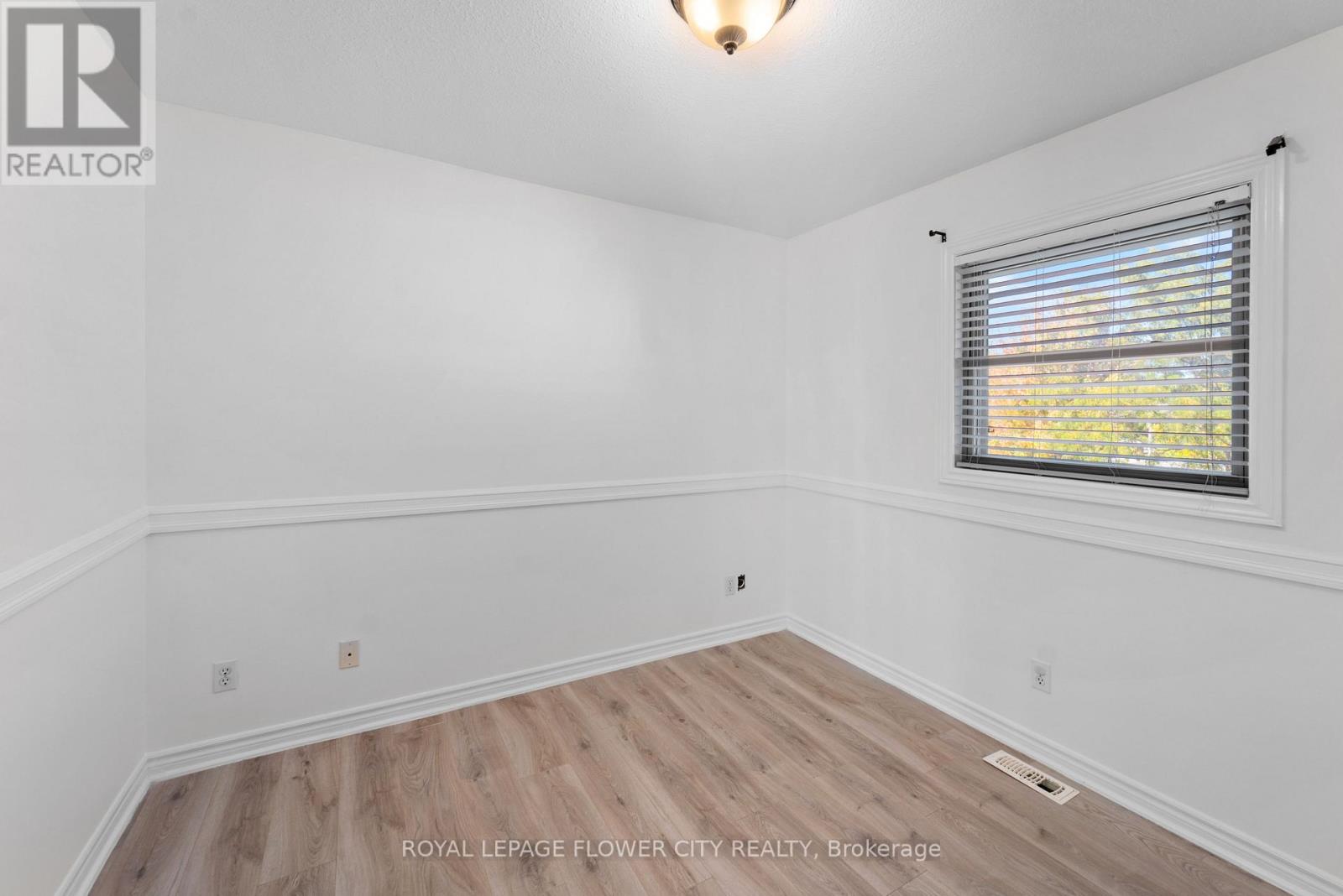 76 Rochelle Crescent N, Fort Erie, Ontario  L0S 1N0 - Photo 36 - X12460646