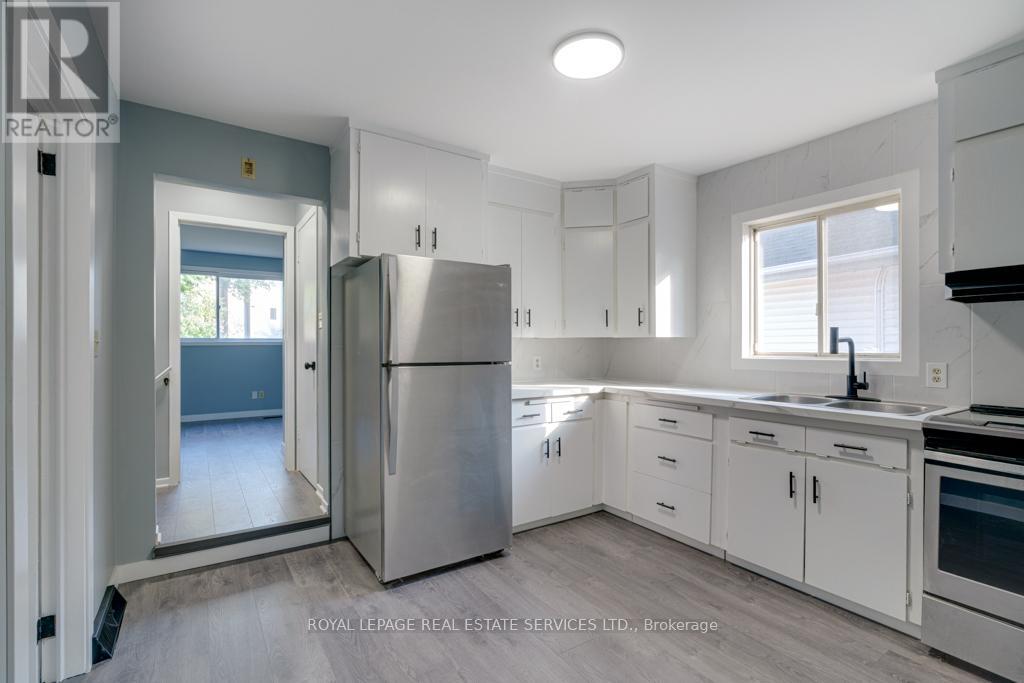 120 Page Street, St. Catharines, Ontario  L2R 4A9 - Photo 7 - X12460658