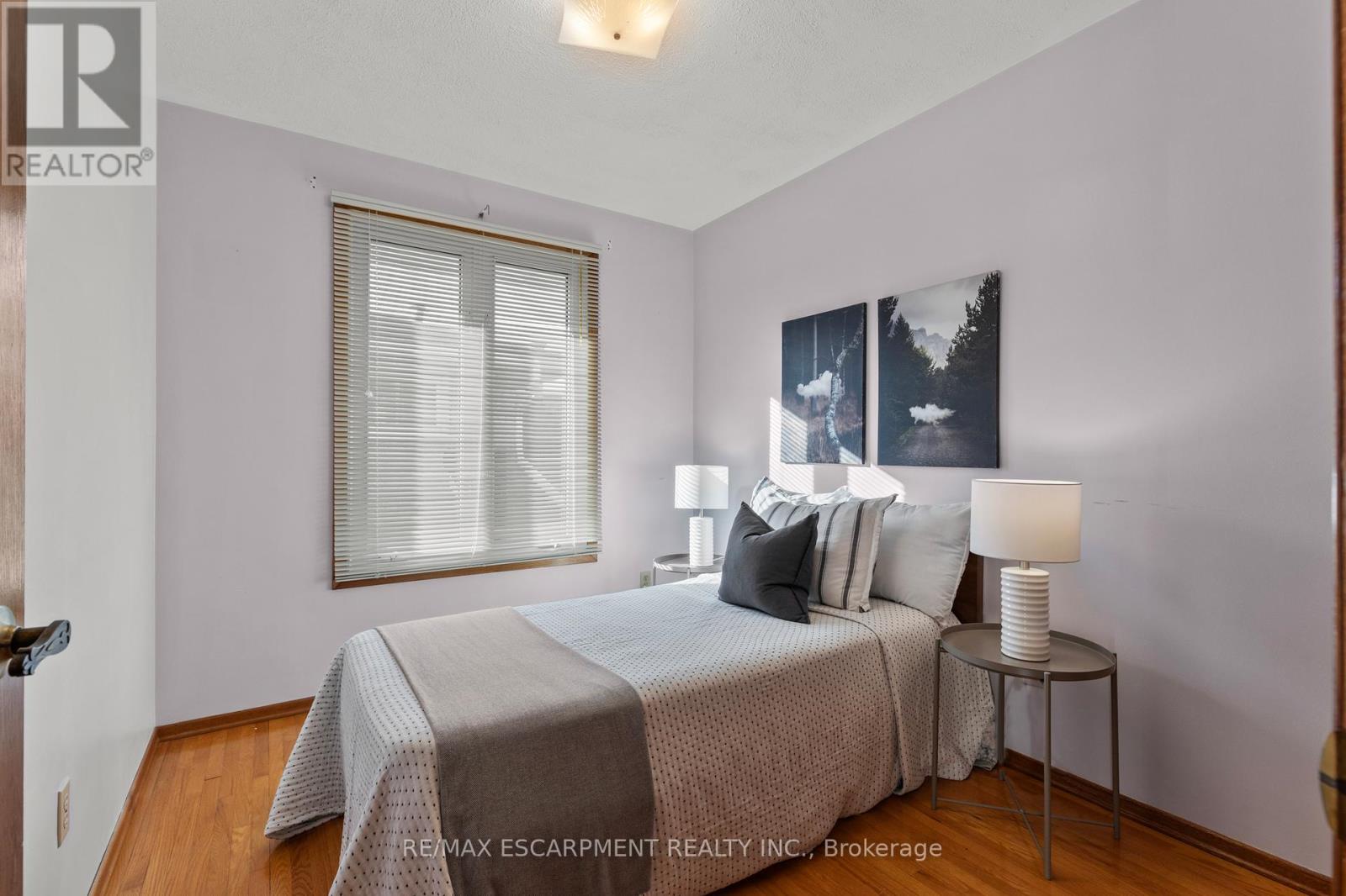 48 Village Drive, Hamilton, Ontario  L8E 3N1 - Photo 16 - X12460673