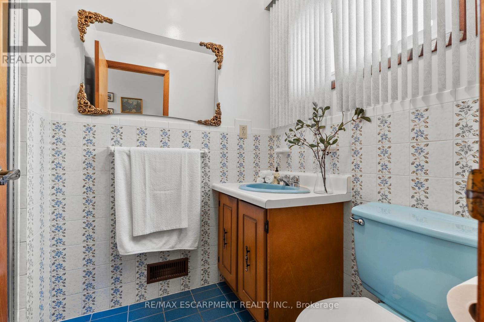 48 Village Drive, Hamilton, Ontario  L8E 3N1 - Photo 23 - X12460673