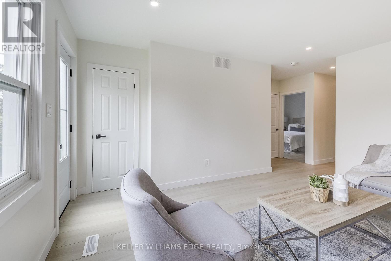 82 West 1st Street, Hamilton, Ontario  L9C 3C4 - Photo 4 - X12460687