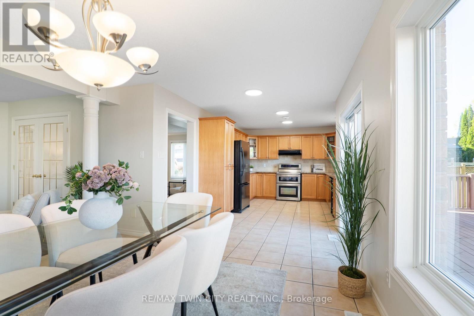 176 Pine Valley Drive, Kitchener, Ontario  N2P 2V8 - Photo 12 - X12460734