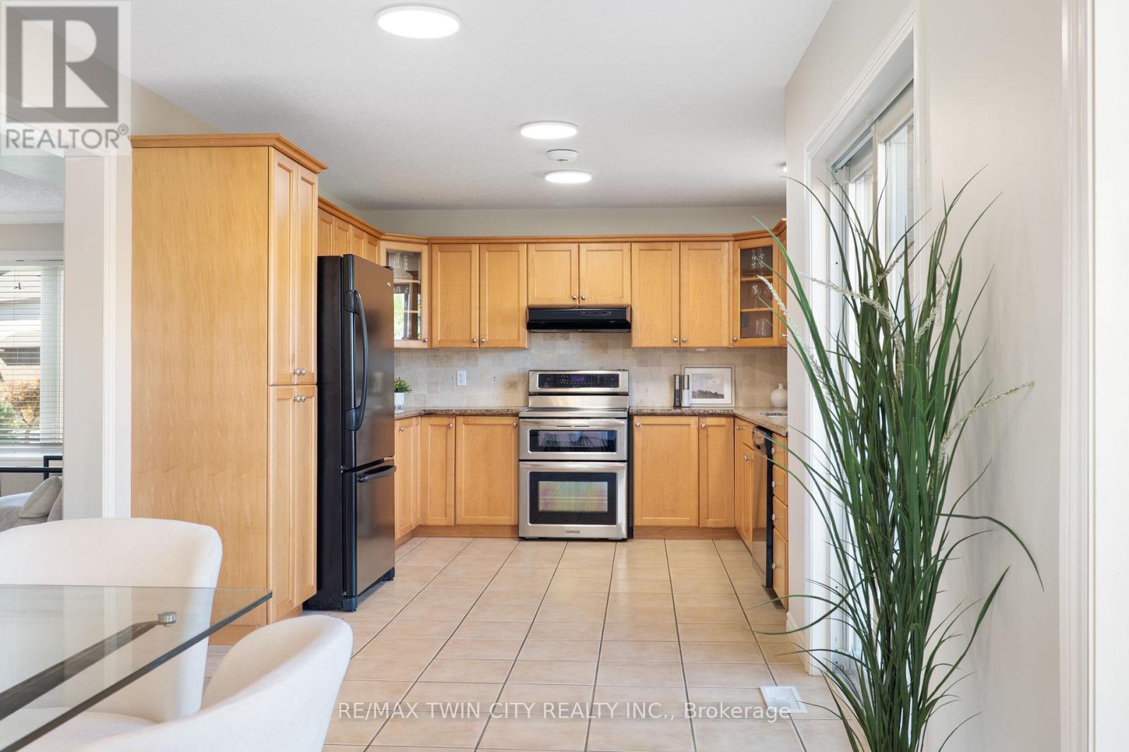 176 Pine Valley Drive, Kitchener, Ontario  N2P 2V8 - Photo 13 - X12460734