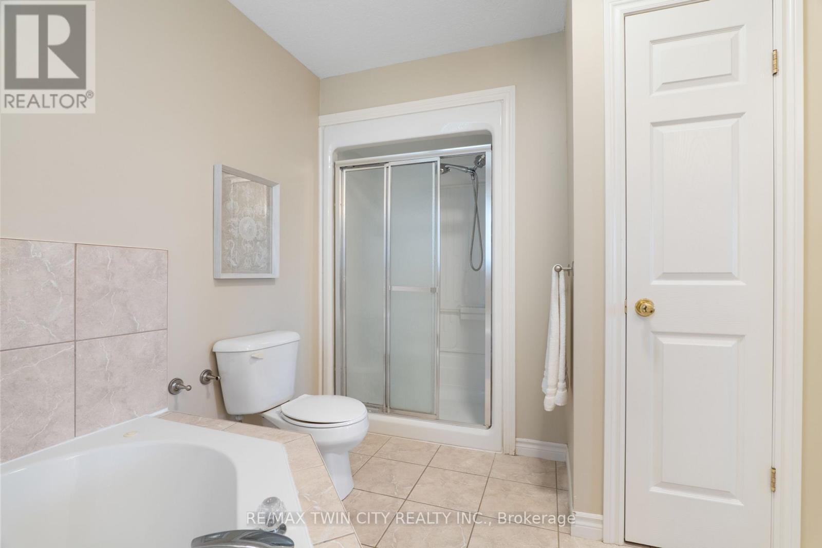 176 Pine Valley Drive, Kitchener, Ontario  N2P 2V8 - Photo 33 - X12460734