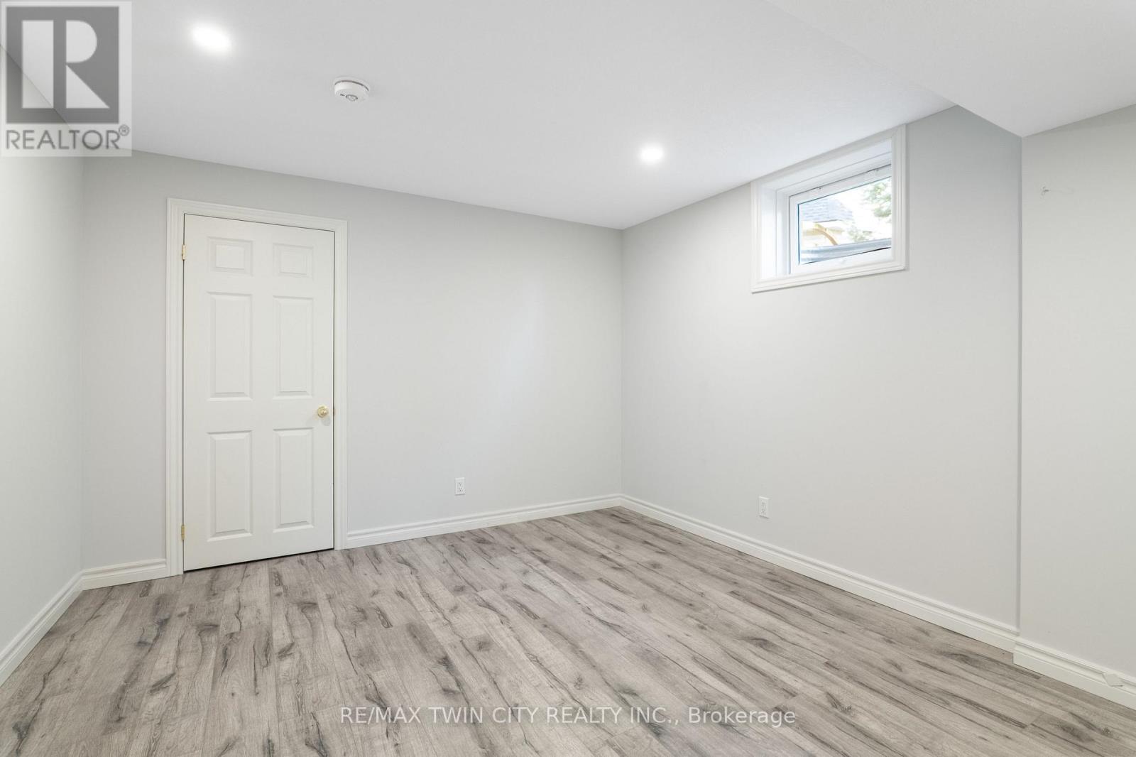176 Pine Valley Drive, Kitchener, Ontario  N2P 2V8 - Photo 35 - X12460734