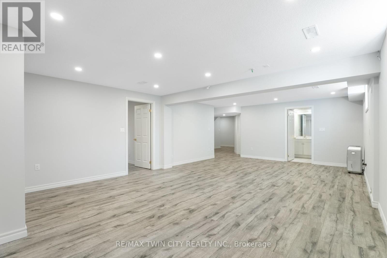 176 Pine Valley Drive, Kitchener, Ontario  N2P 2V8 - Photo 37 - X12460734