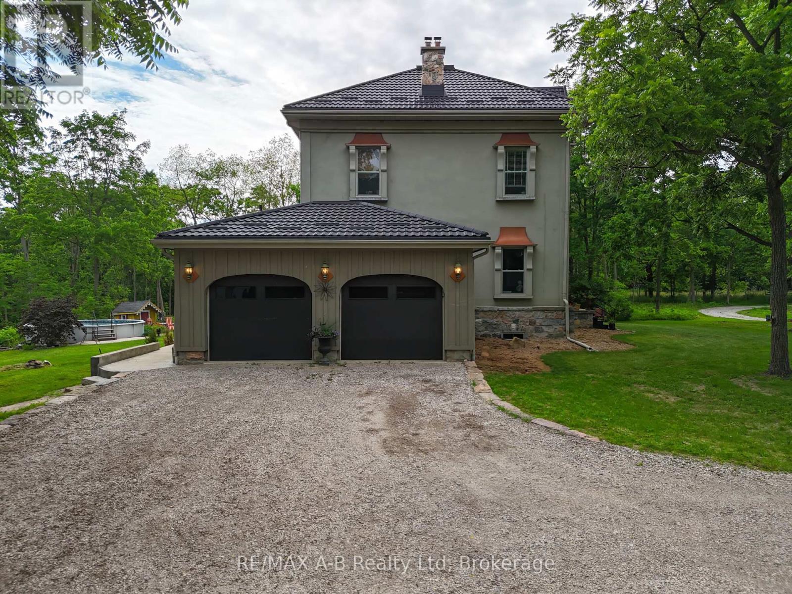12096 Gale Road, North Middlesex, Ontario  N0M 1A0 - Photo 30 - X12451520