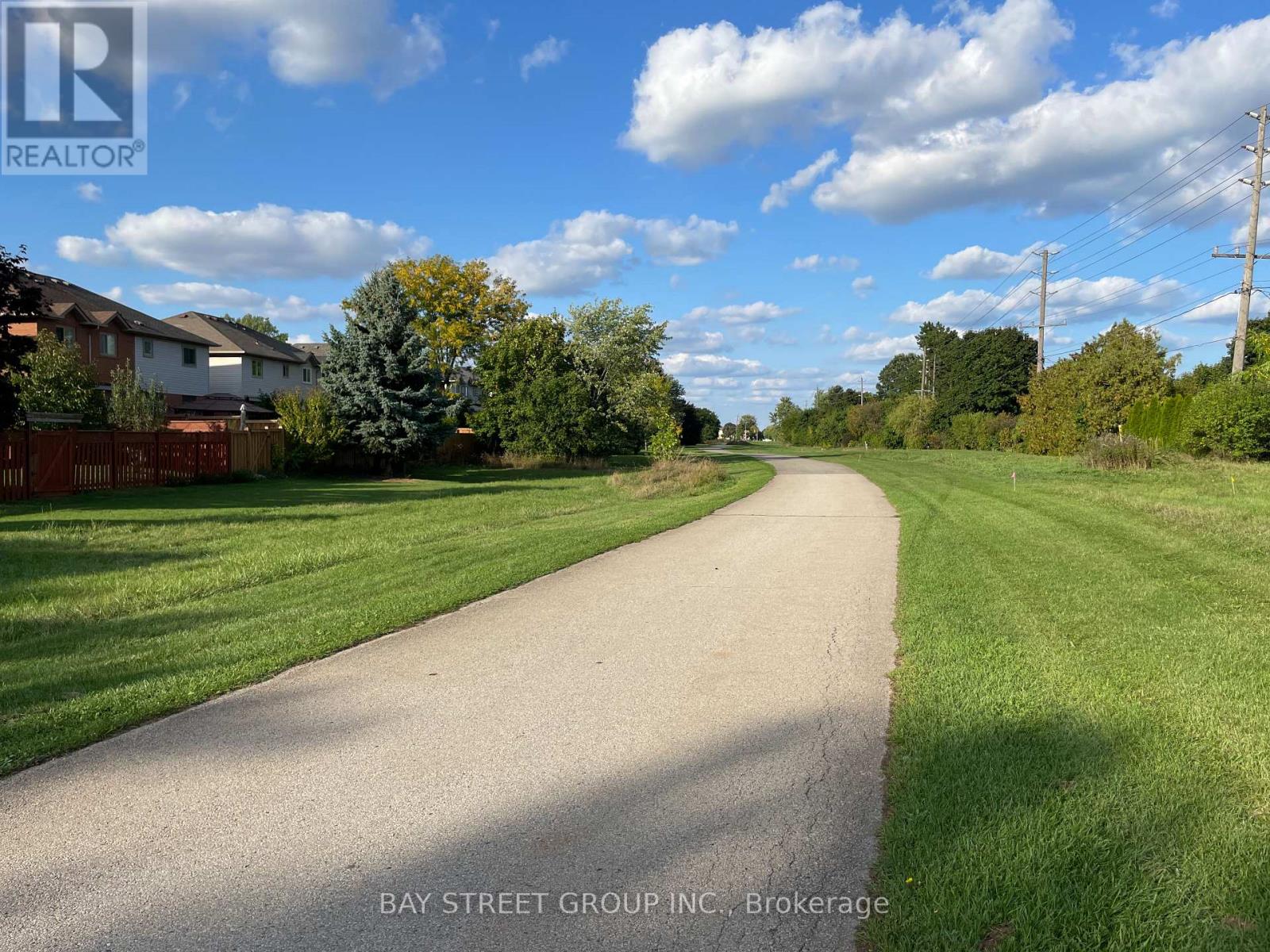 4404 Vallence Drive, Burlington, Ontario  L7L 6J7 - Photo 22 - W12430204