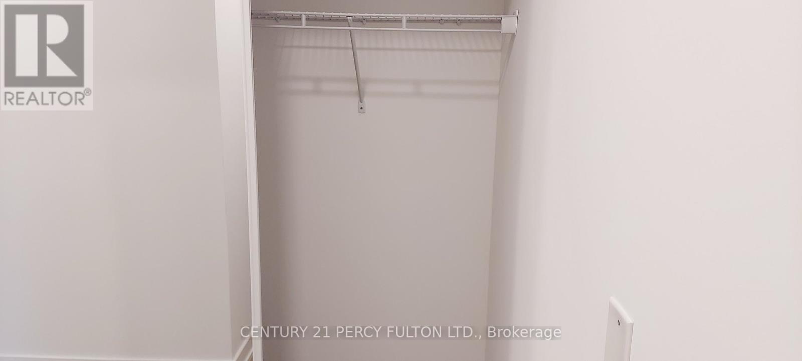 501 - 395 Square One Drive, Mississauga, Ontario  L5B 0P6 - Photo 3 - W12460311