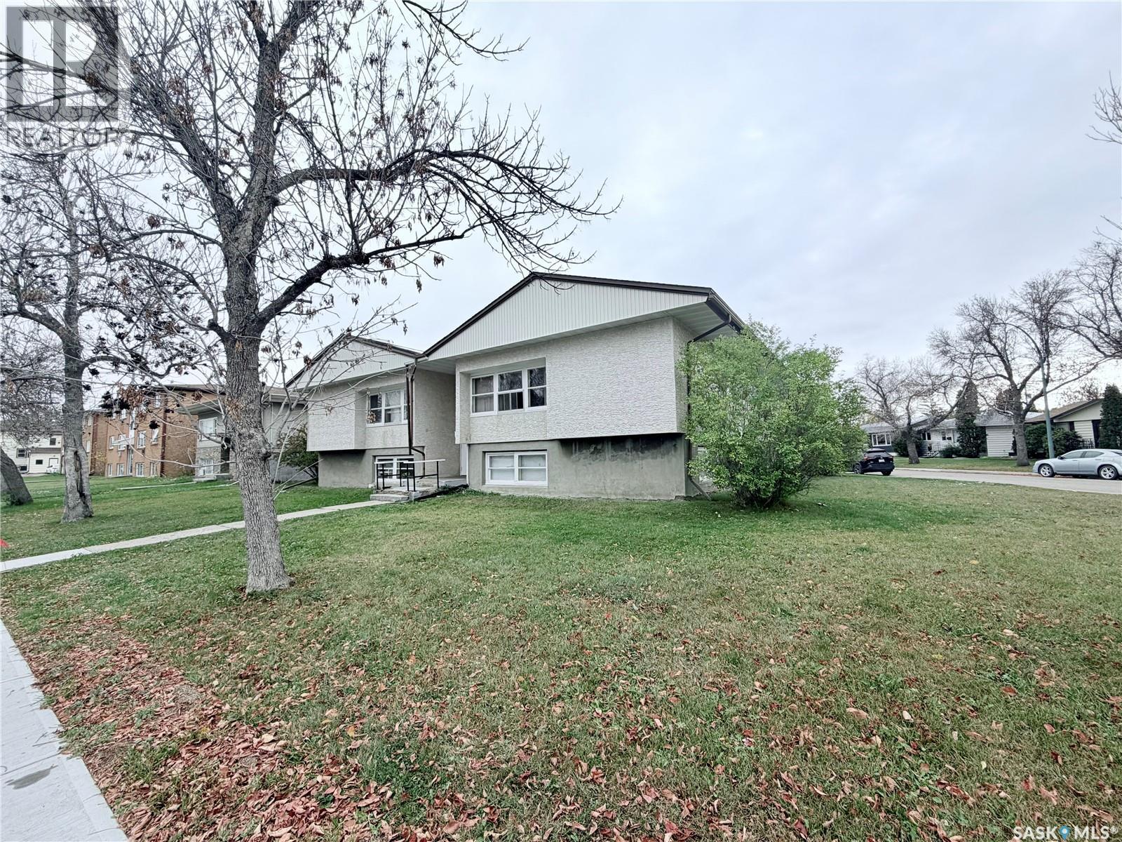 2439 Harvey Street, Regina, Saskatchewan  S4N 2N5 - Photo 2 - SK020771