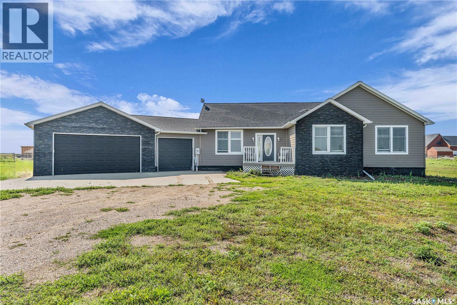 8 Eros BAY, Lumsden, Saskatchewan