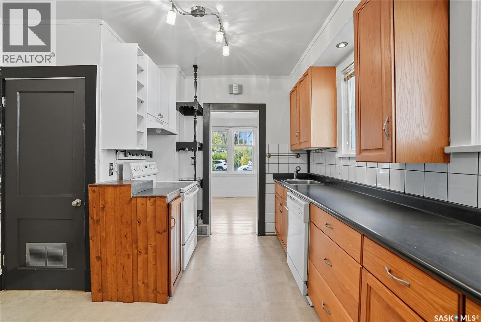 912 5th Avenue N, Saskatoon, Saskatchewan  S7K 2S1 - Photo 12 - SK020741