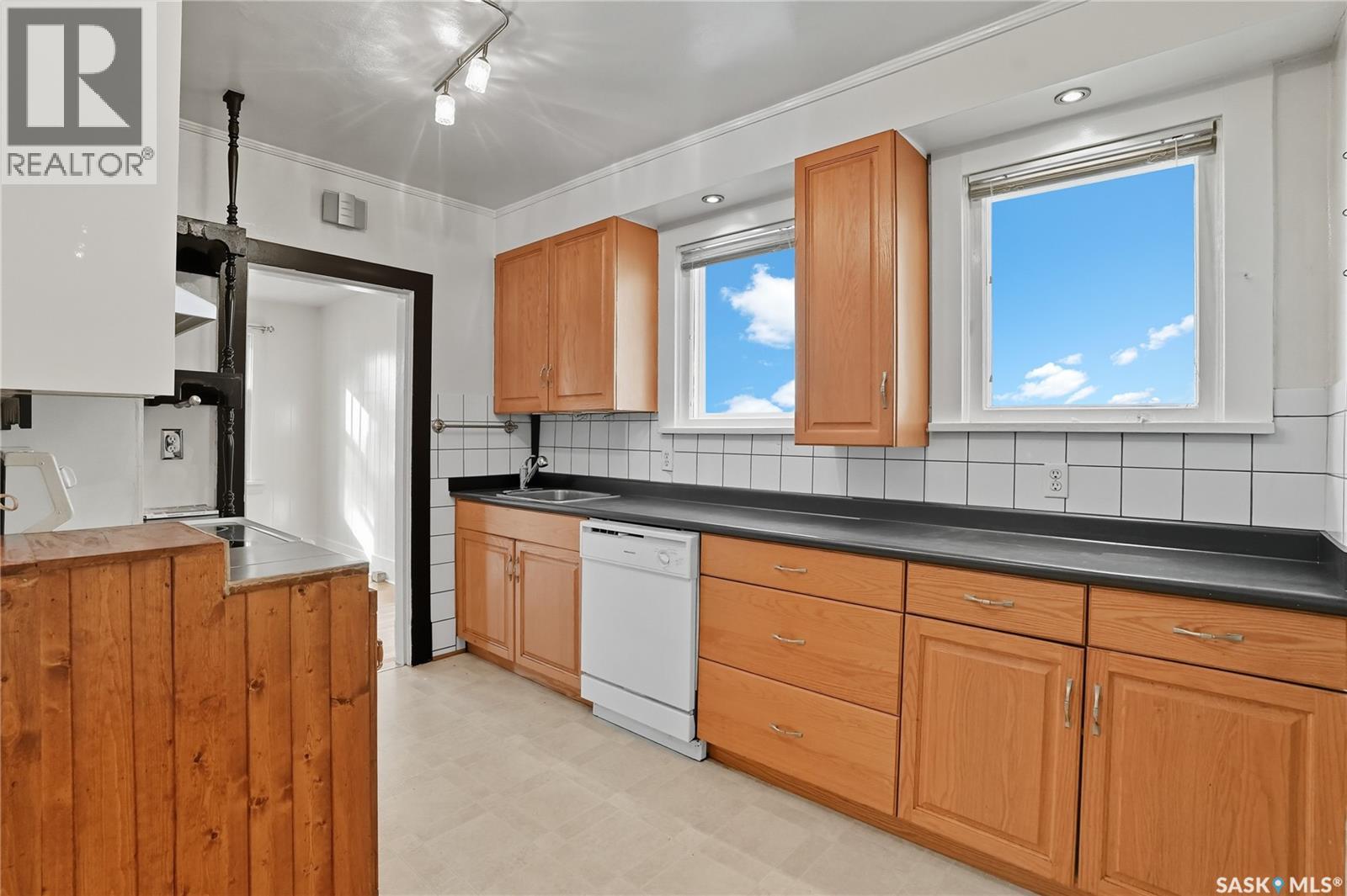 912 5th Avenue N, Saskatoon, Saskatchewan  S7K 2S1 - Photo 14 - SK020741
