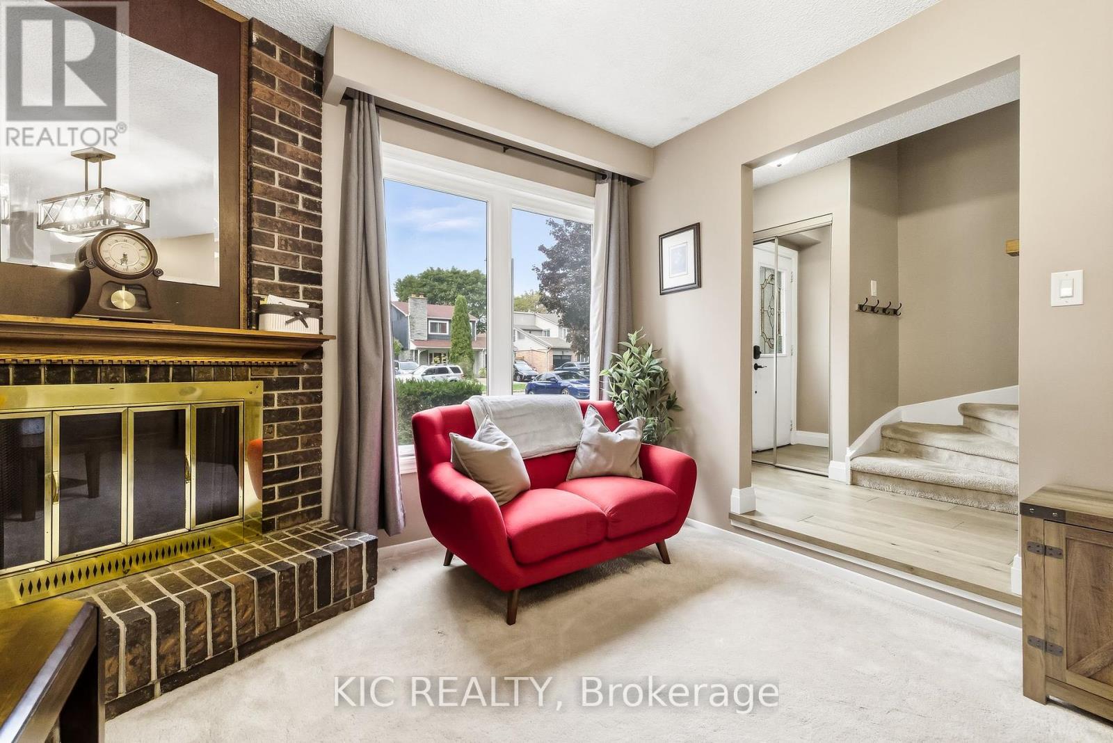 1795 Listowell Crescent, Pickering, Ontario  L1V 2Y2 - Photo 5 - E12460893