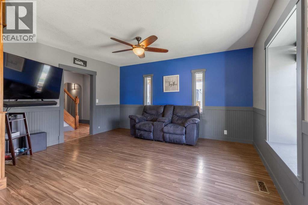 202 4 Street, Warner, Alberta  T0K 2L0 - Photo 12 - A2232947