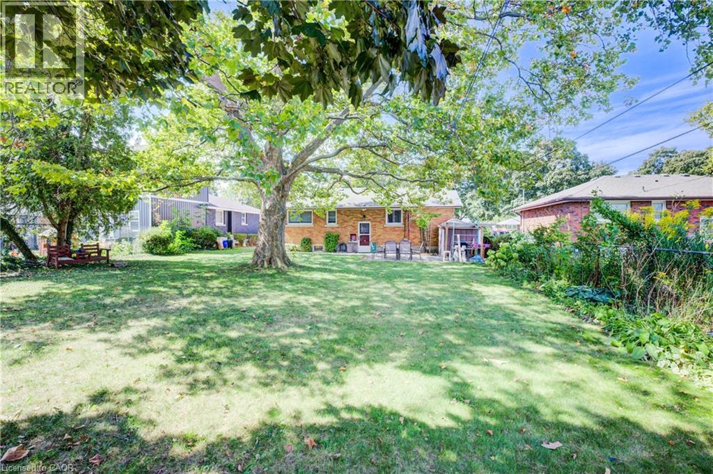 18 Edinburgh Drive, St. Catharines, Ontario  L2M 3H1 - Photo 29 - 40770161