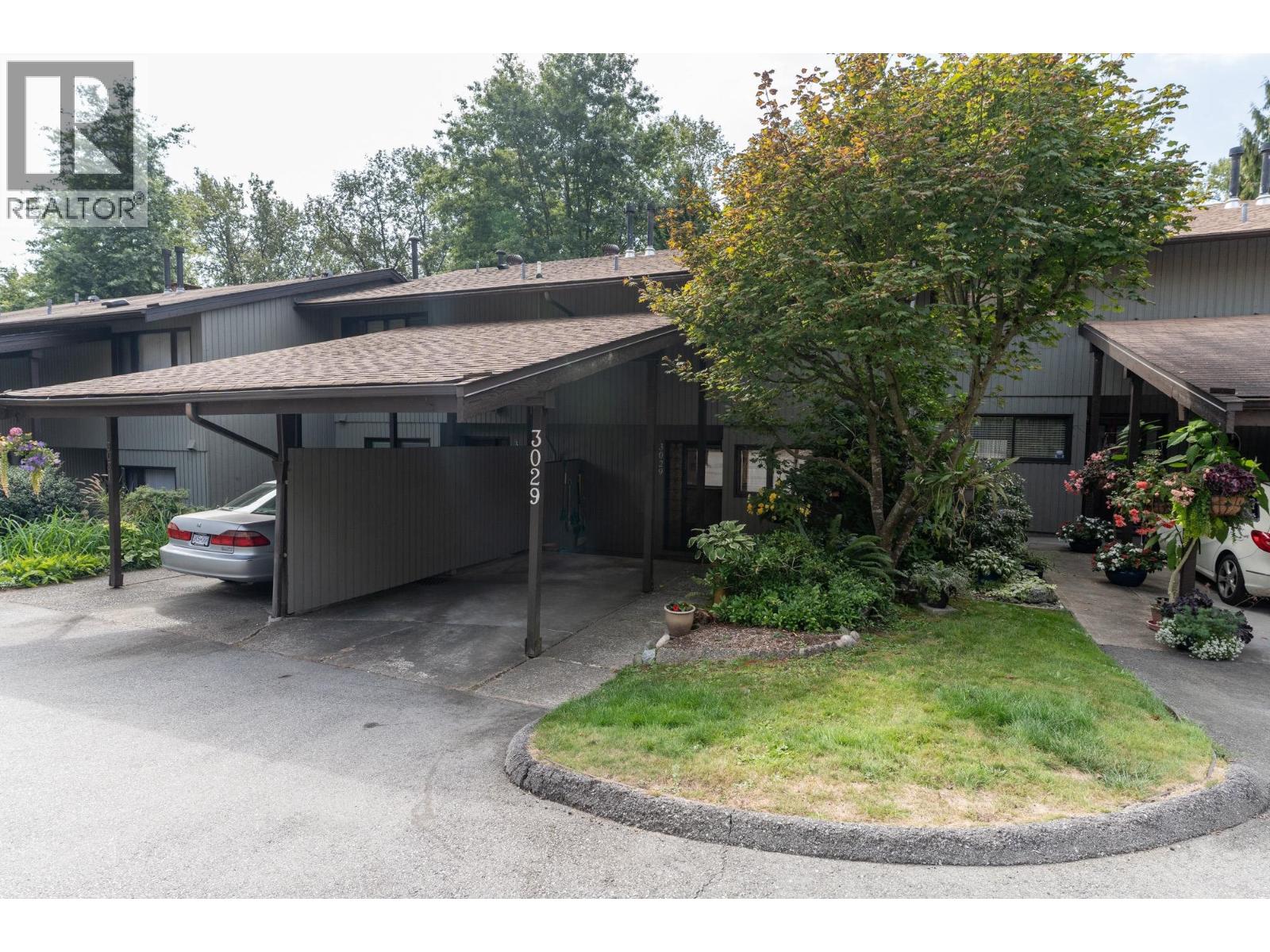 3029 Carina Place, Burnaby, British Columbia  V3J 1B4 - Photo 2 - R3057914