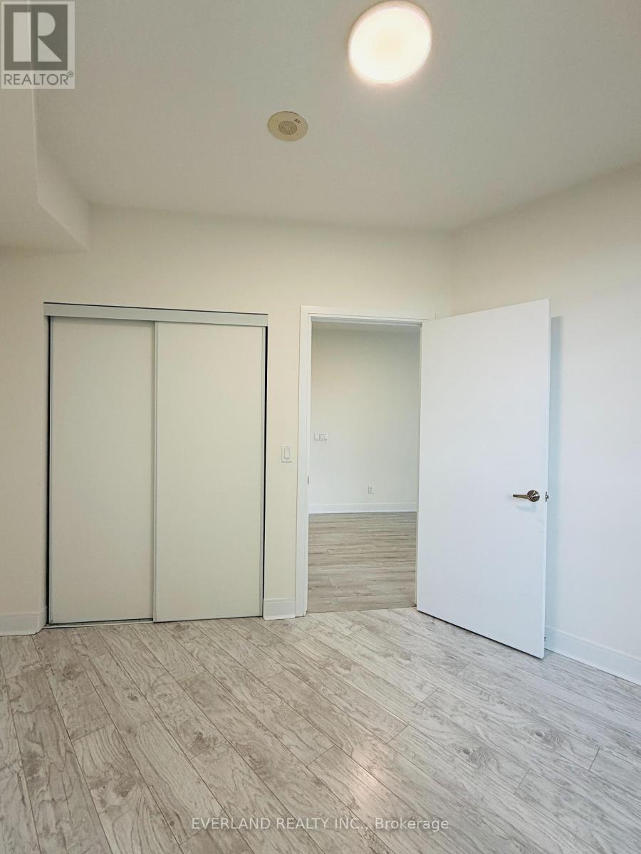610 - 125 Village Green Square, Toronto, Ontario  M1S 0G3 - Photo 12 - E12353088