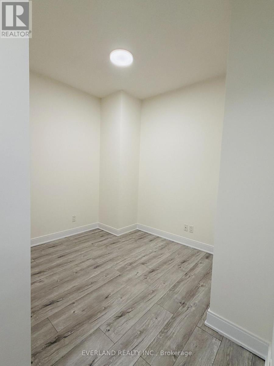 610 - 125 Village Green Square, Toronto, Ontario  M1S 0G3 - Photo 10 - E12353088