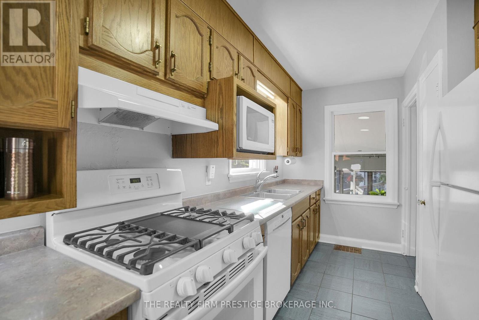 1863 Park Avenue, London East, Ontario  N5W 2J7 - Photo 11 - X12460912