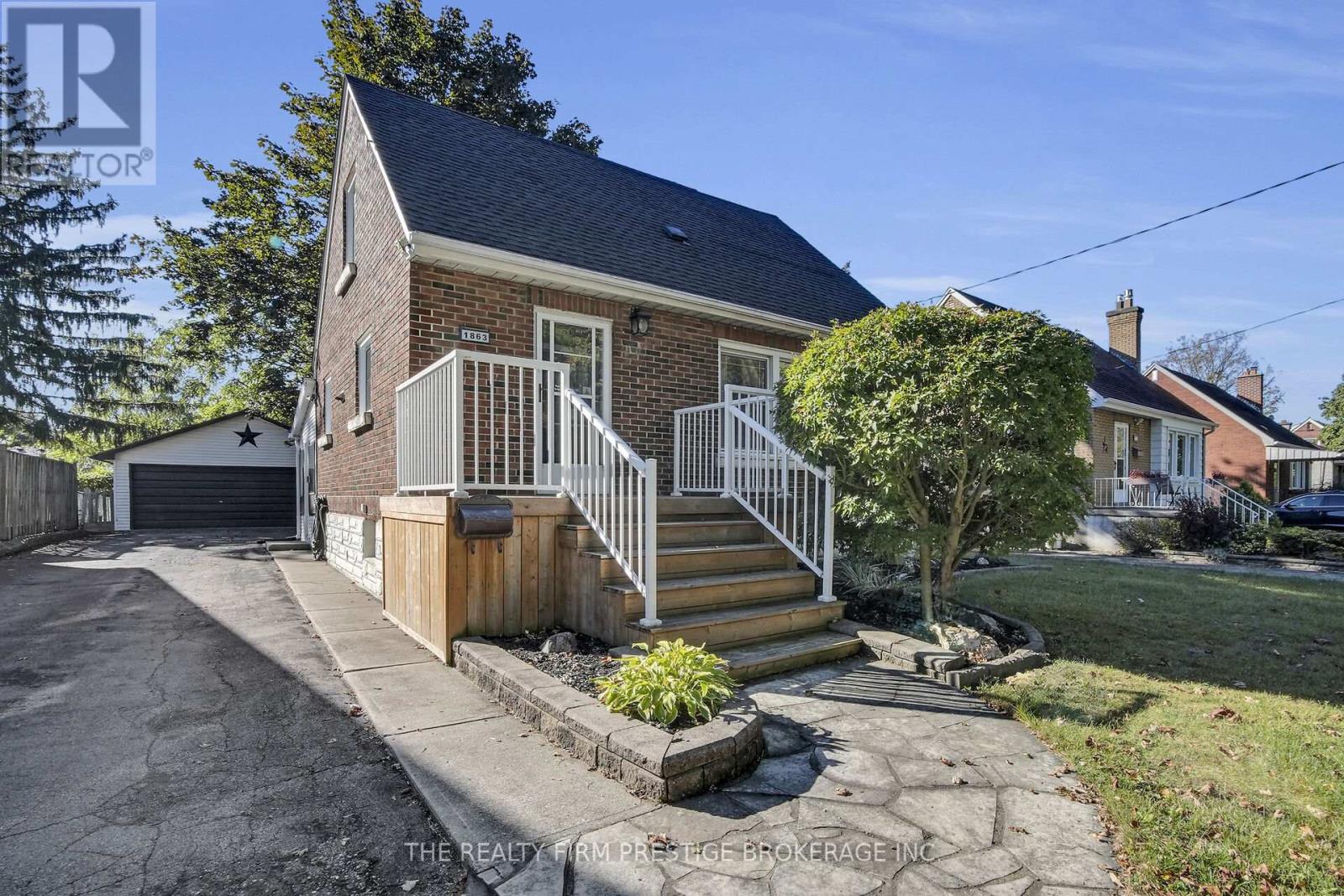 1863 Park Avenue, London East, Ontario  N5W 2J7 - Photo 2 - X12460912