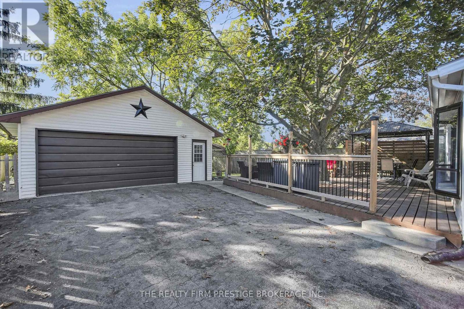 1863 Park Avenue, London East, Ontario  N5W 2J7 - Photo 25 - X12460912