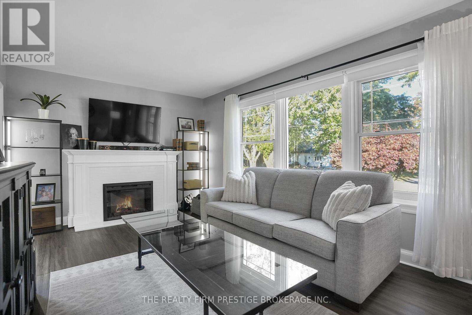 1863 Park Avenue, London East, Ontario  N5W 2J7 - Photo 4 - X12460912