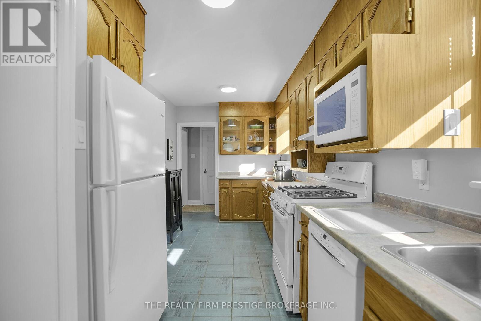 1863 Park Avenue, London East, Ontario  N5W 2J7 - Photo 7 - X12460912