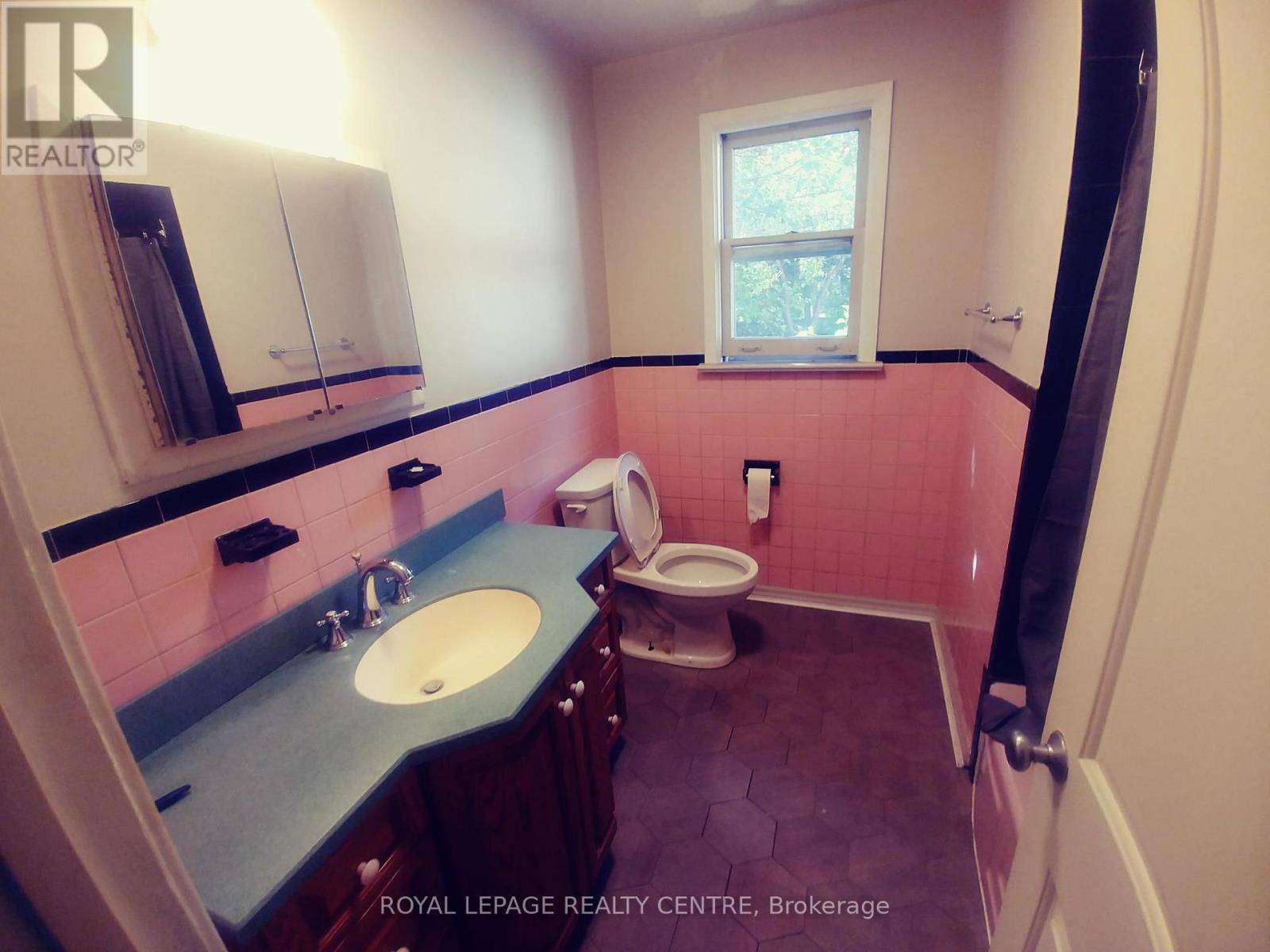 1534 Cawthra Road, Mississauga, Ontario  L5G 4L3 - Photo 10 - W12406800