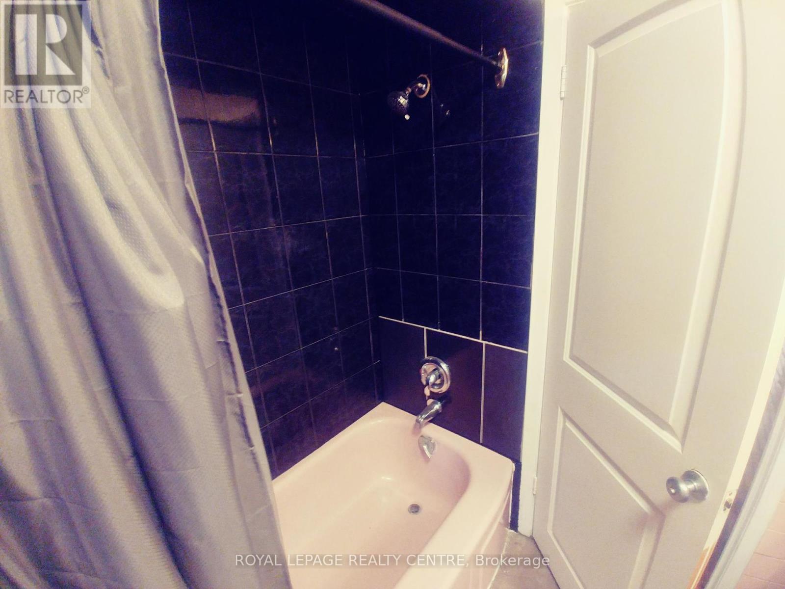 1534 Cawthra Road, Mississauga, Ontario  L5G 4L3 - Photo 11 - W12406800