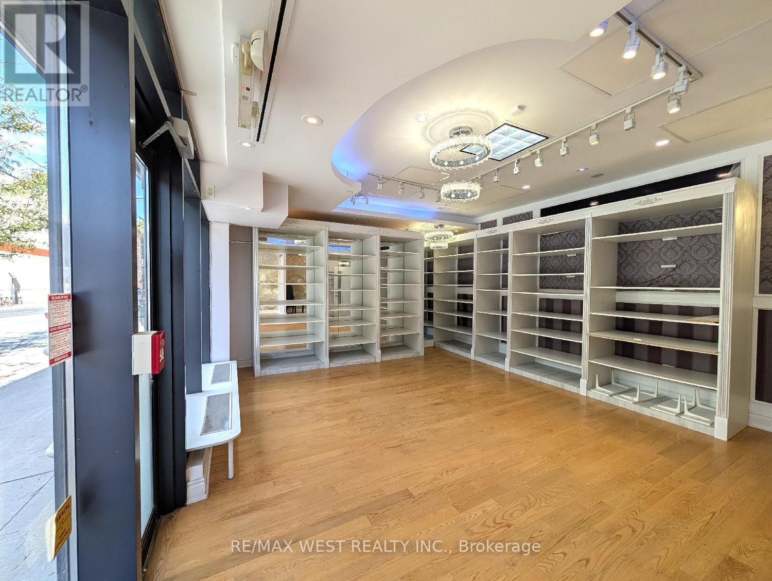 413 Keele Street, Toronto, Ontario  M6P 2K9 - Photo 7 - W12411230
