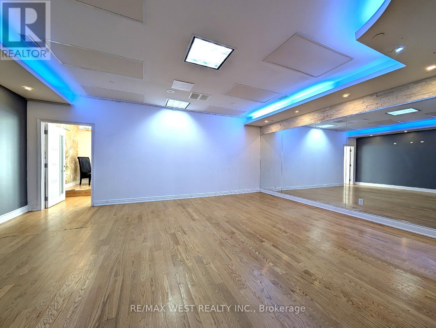 413 Keele Street, Toronto, Ontario  M6P 2K9 - Photo 10 - W12411230
