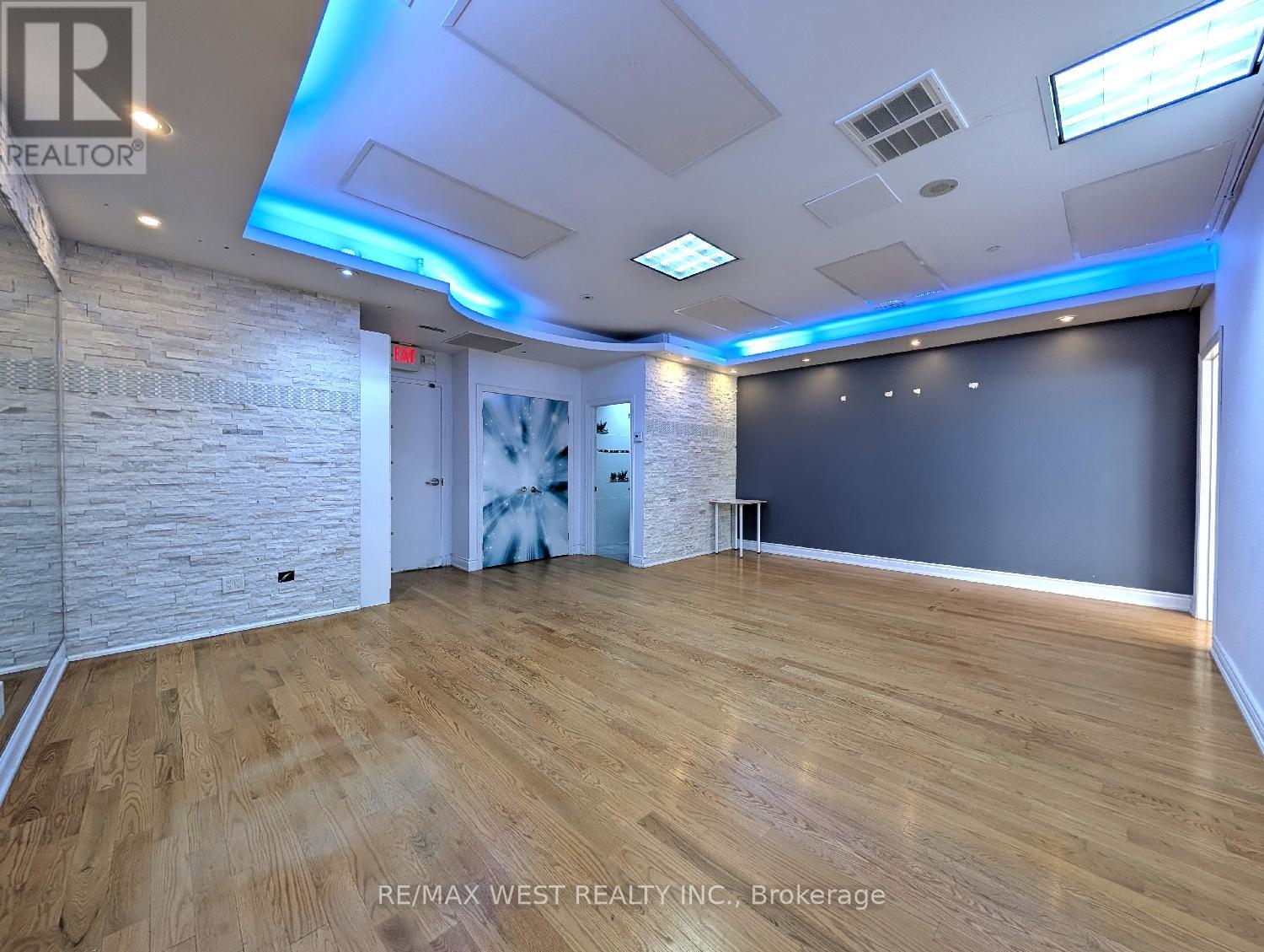 413 Keele Street, Toronto, Ontario  M6P 2K9 - Photo 12 - W12411230