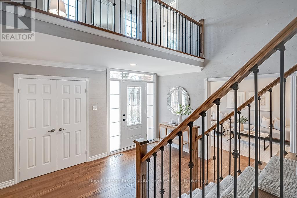 1225 Old Post Drive, Oakville, Ontario  L6M 1A5 - Photo 5 - W12460833